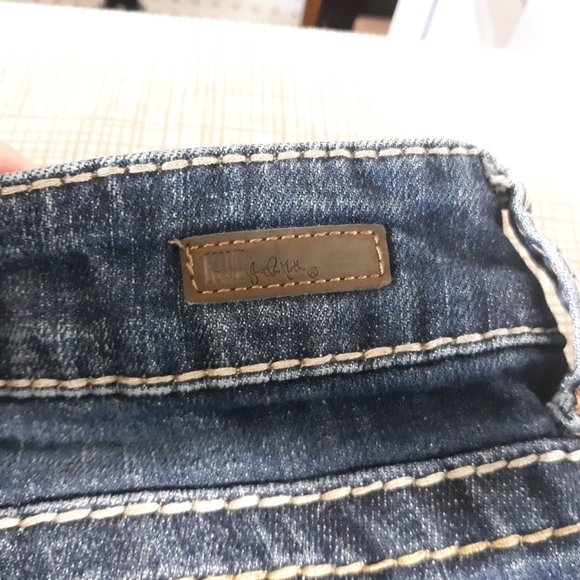 KUT from the Kloth Women's Kate Low Rise Crop Jeans Size 12 So Low Embroidered - Picture 6 of 15